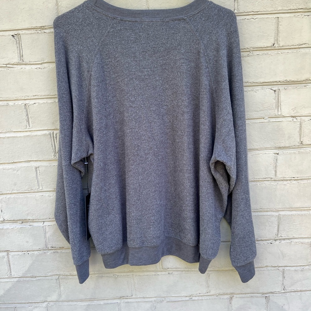NWT Wildfox Easy Tiger Graphic Size M Gray Sweatshirt - Picture 8 of 8